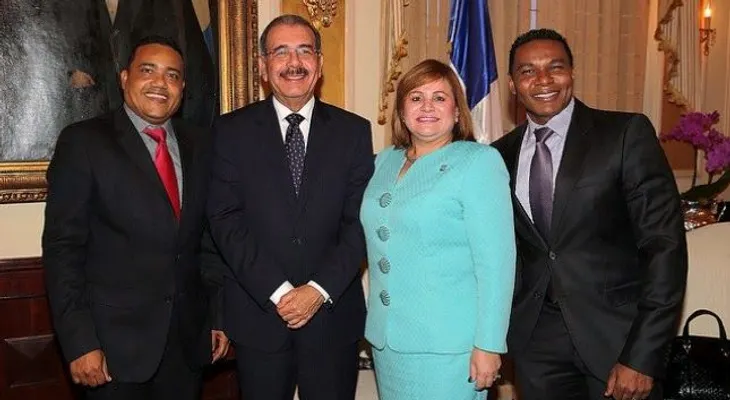 Danilo Medina recibe visita de Raymond y Miguel 