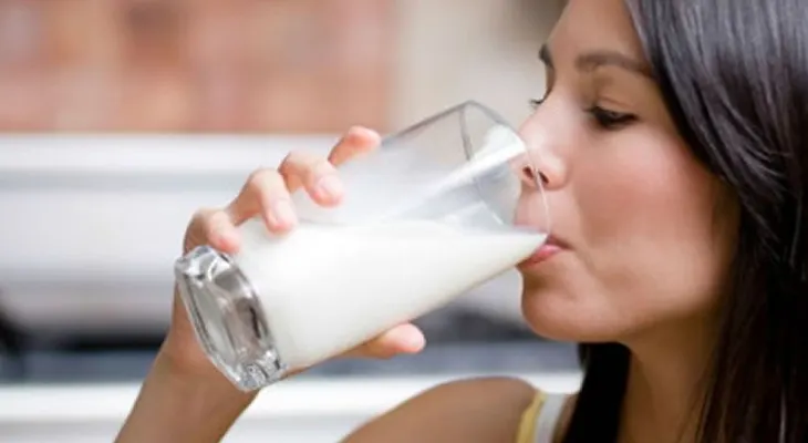 La leche retrasa avance de osteoartritis en la mujer