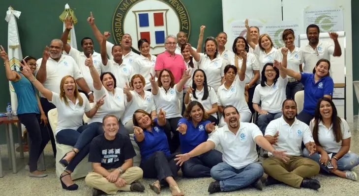 Capacitan más de 800 emprendedores en Programa EMPRETEC