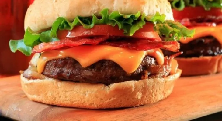 ¿Las hamburguesas nos hacen perder la memoria?