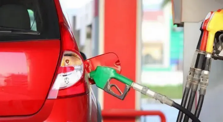Disponen alzas en precios combustibles