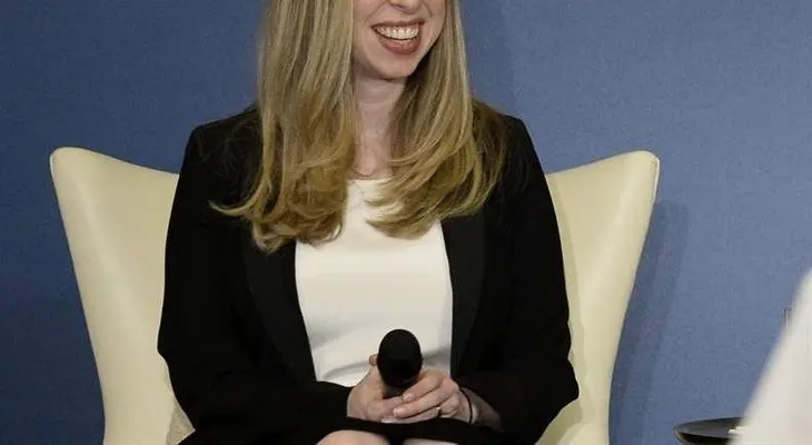 Hija de Bill y Haillary Clinton renuncia a programa de NBC News 