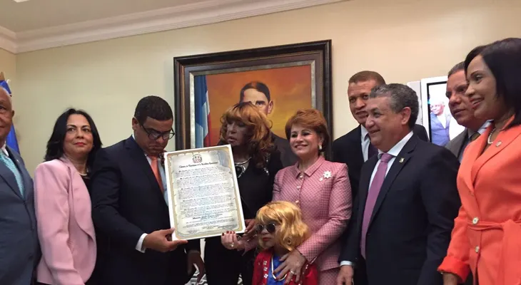 Fefita la Grande reconocida por la Cámara de Diputados 