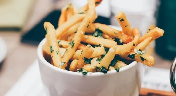Sabroso chips de yuca con queso