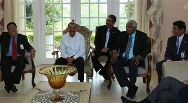 Danilo Medina se reúne con petroleros de Trinidad y Tobago