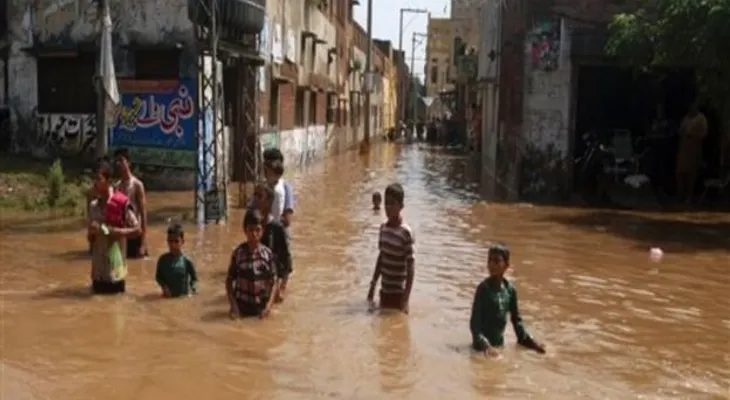 Lluvia e inundaciones dejan 110 muertos en Pakistán