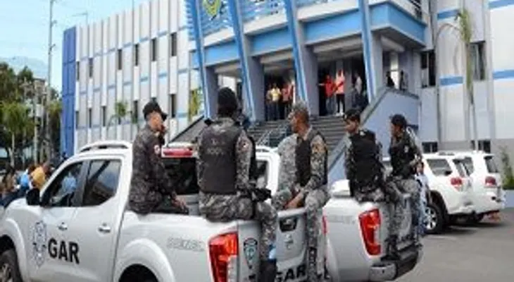 PN persigue a una mujer que hirió de bala a su ex pareja 