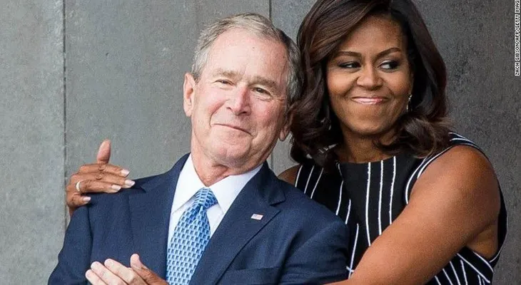 George W. Bush explica la razón de su cariño por Michelle Obama