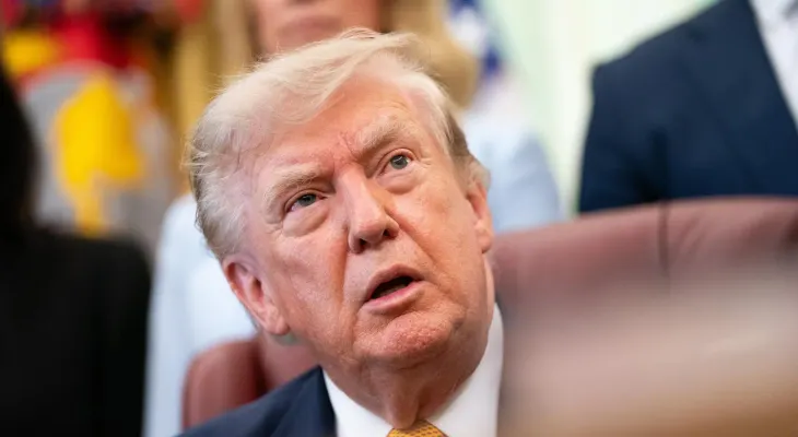 Trump evalúa destituir a la fiscal federal de DC por retirar cargos de vandalismo en el estanque del National Mall