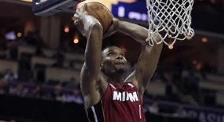 Chris Bosh vuelve a utilizar anticoagulantes