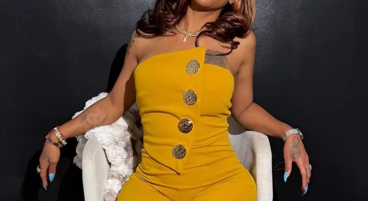 La cantante dominicana Anaís fue vista caminando desnuda en Nueva Jersey