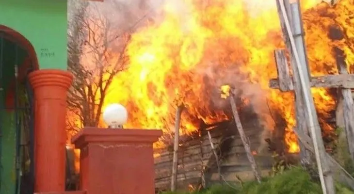 Fuego destruye vivienda en Dajabón