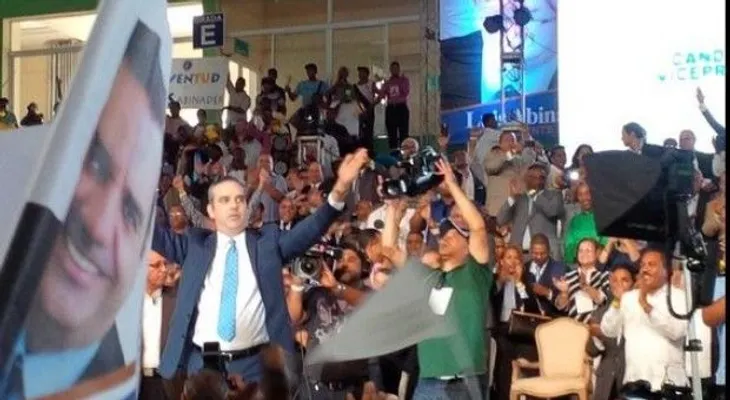 Abinader garantiza en el PRM no habrá división; presenta su precandidatura 