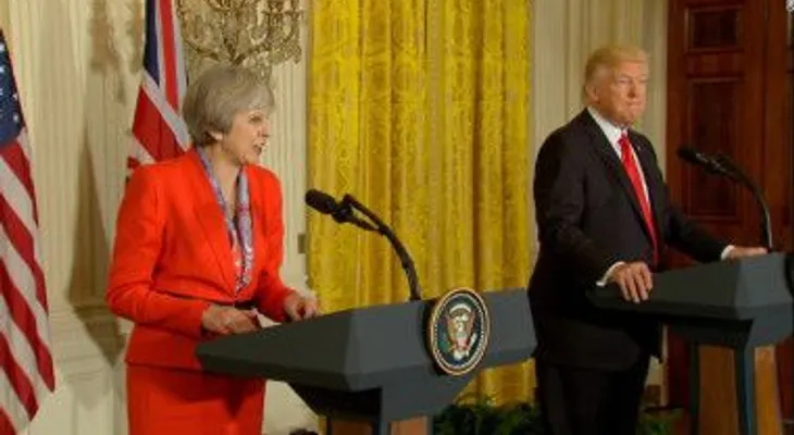 ¿Puede Theresa May calmar las tormentas internacionales que Donald Trump está creando?