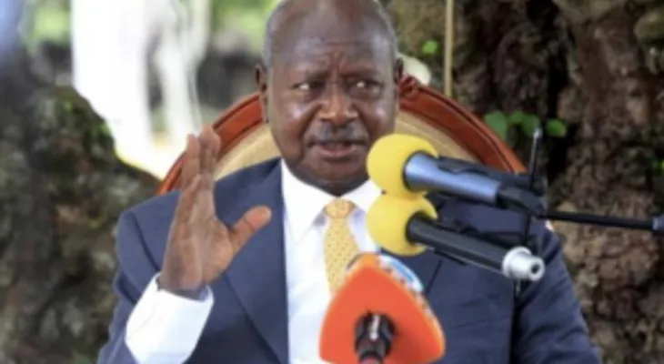 Presidente de Uganda quiere prohibir sexo oral, porque â??la boca solo es para comerâ?