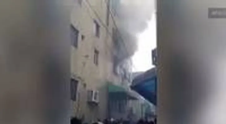 Hallan viva a mujer atrapada 6 días en derrumbe de edificio en Kenia