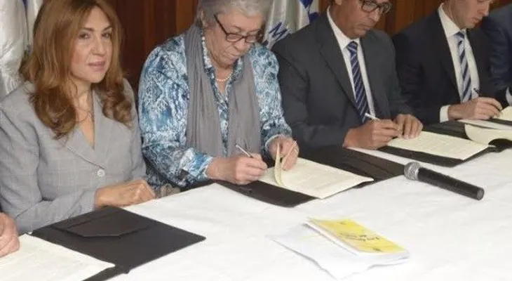 Salud Pública y licoreras acuerdan evitar venta de bebida a menores 
