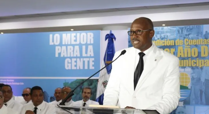  Alcalde de Santo Domingo Este presenta logros primer año de gestión 