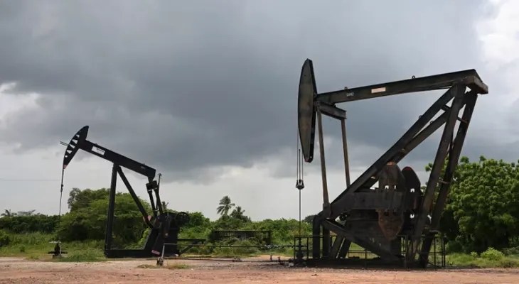Trump anuncia acuerdo petrolero con Venezuela por 65,000 millones de barriles