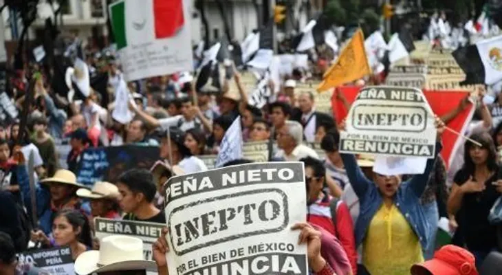 Protestan en México en reclamo de que renuncie el presidente Peña Nieto