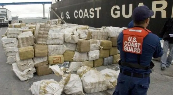 Detienen 3 venezolanos y colombiano con 1.110 kilos coca en barco detectado aguas RD