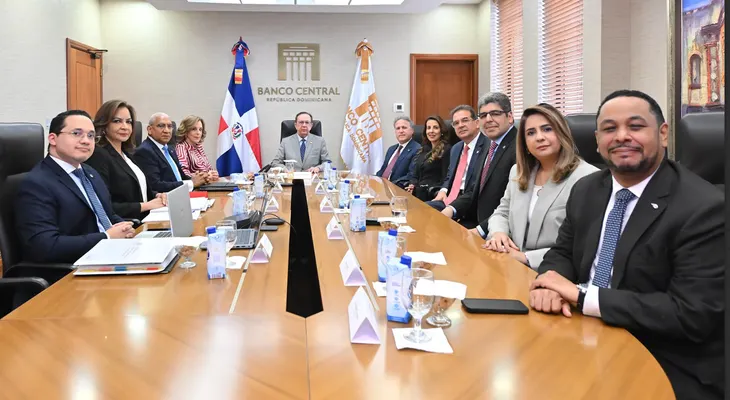 Valdez Albizu destaca fortaleza asociaciones de ahorros y préstamos