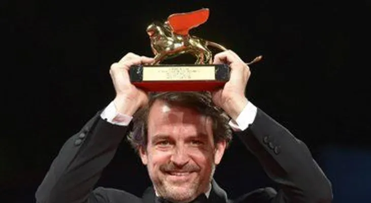 Desde allá gana León de Oro a la mejor película en Venecia