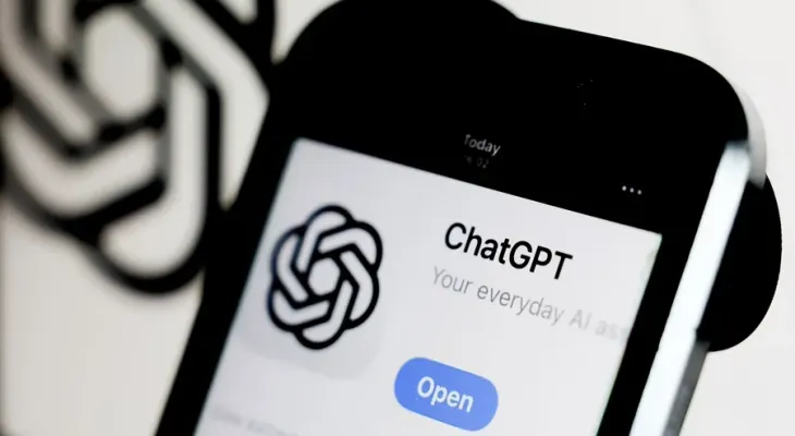 Unión Europea obliga a la Inteligencia Artificial avisar a usuarios y marcar contenidos manipulados
