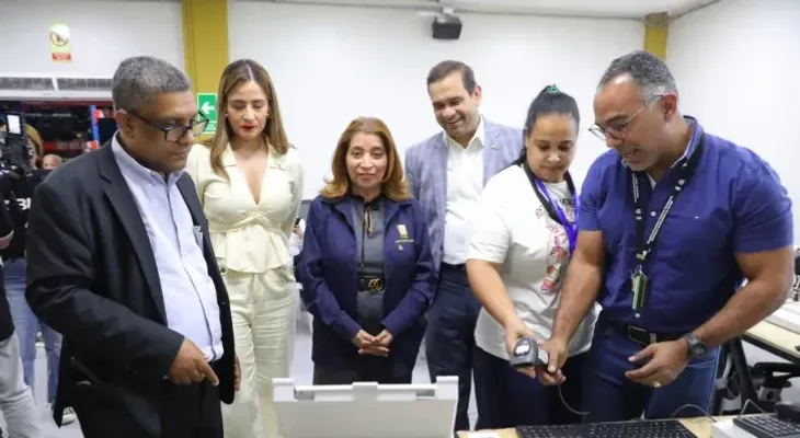 JCE inicia proceso de clonado de 7,750 equipos que se usarán en primarias de este 1 de octubre