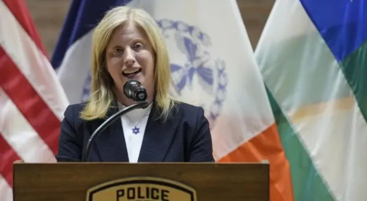 Purga masiva jefes Policía NY tras escándalo sexual