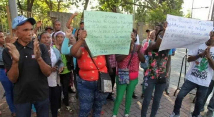 Denuncian reparto ilegal viviendas para damnificados tormentas Isaac y Sandi