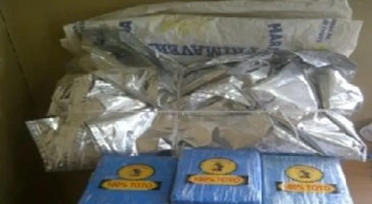 Policía ocupa 11 paquetes de un material desconocido presumiblemente cocaína en Azua