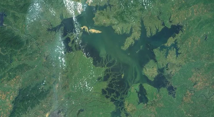 Un lago chino se traga a más de 1.600 personas