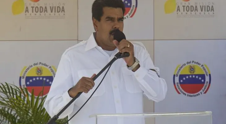Maduro dice sus opositores son financiados por Rajoy y buscan a pinochetistas