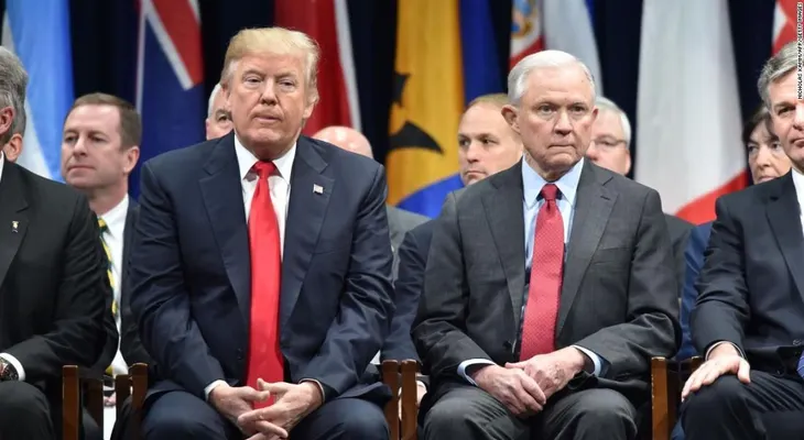 El colapso absoluto de Donald Trump al rodearse supuestamente de â??las mejores personasâ?