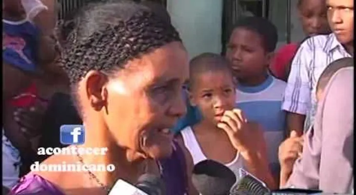 Comunidad y familiares a joven que le robó cartera a piloto. Mira lo que ellos alegan.