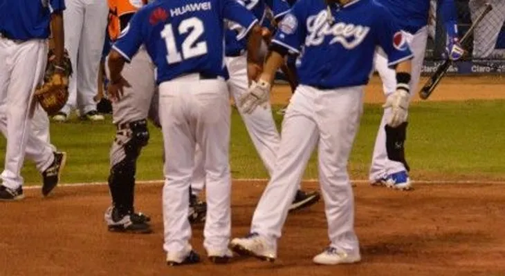 Licey masacra a los Toros 16-5 y se mantiene en primer lugar