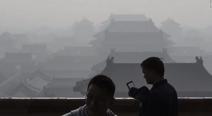 En medio de la cumbre climática, China emite alerta por contaminación