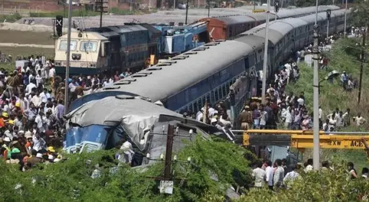 Al menos cinco muertos y 45 heridos en un accidente de tren en la India