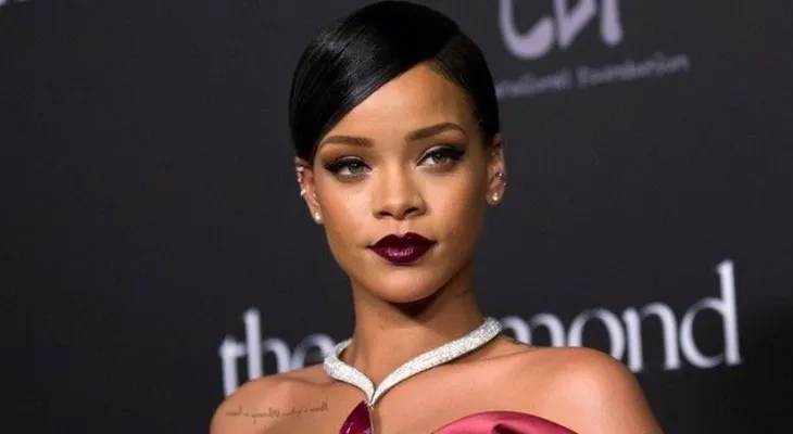 Rihanna lanza por sorpresa su nuevo disco, "ANTI"