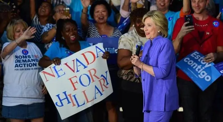 Clinton critica retórica de Trump sobre inmigración