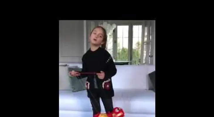 La nieta de Donald Trump y su video cantando en chino que se viralizó en Asia