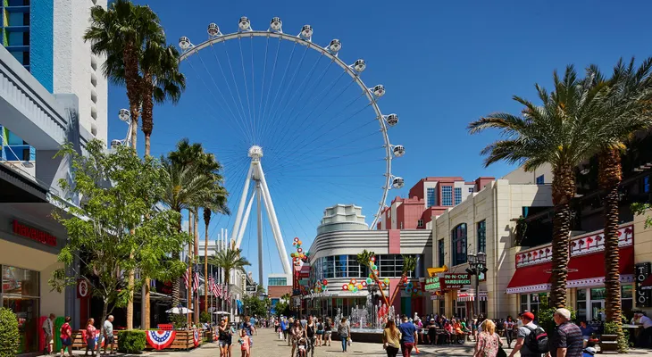 ¿Practicar yoga, casarte o tomar un coctel a una altura de 167 metros? Solo en Las Vegas