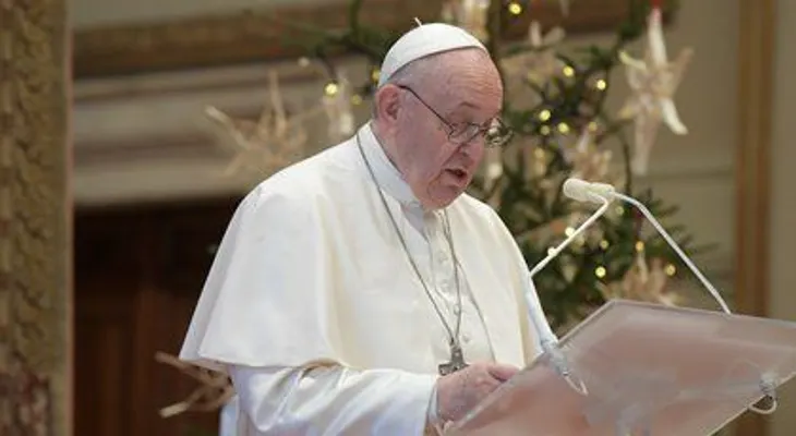 El papa reclama que la vacuna sea accesible a todos; pide poner fin al sufrimiento del pueblo venezolano