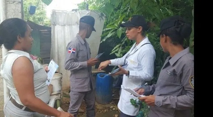 Más de 800 agentes policiales participan en jornada contra el zika