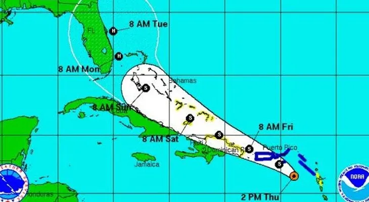 Nueve provincias en alerta roja por tormenta Erika