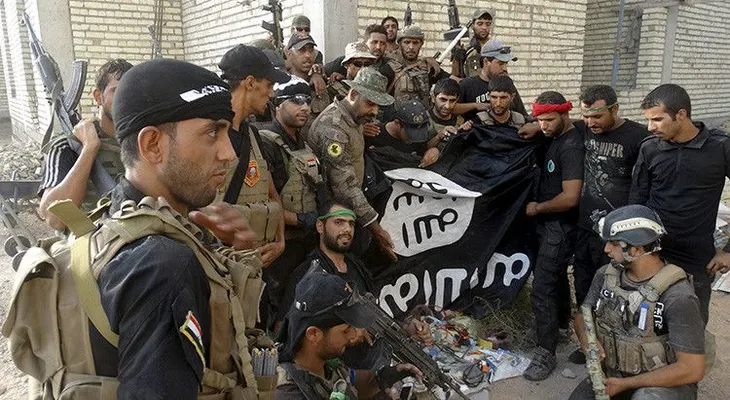 El Estado Islámico quema vivos a sus propios combatientes por abandonar Ramadi 