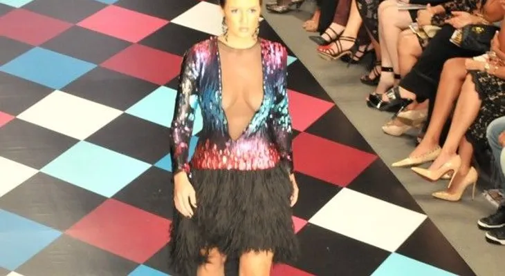 Inicia Dominicana Moda llena de magia, color y creatividad