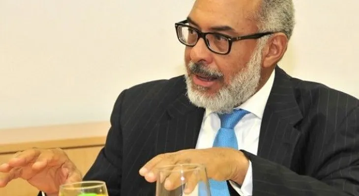 Persio Maldonado critica gobiernos no permitan preguntas de periodistas