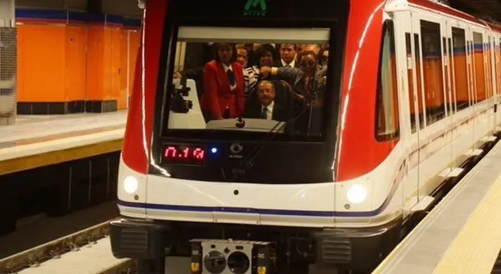 Danilo conduce su tren de la alegría en SDE